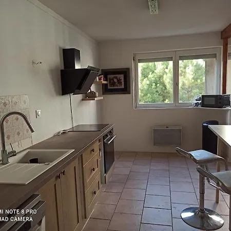 Bee Cool 75 M2 Apartment *